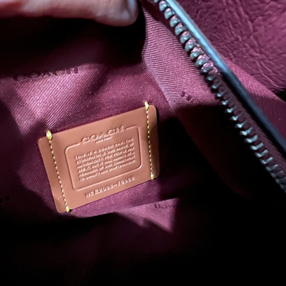 Beautiful Coach Tote Bag, perfect for fall! - Picture 11 of 11